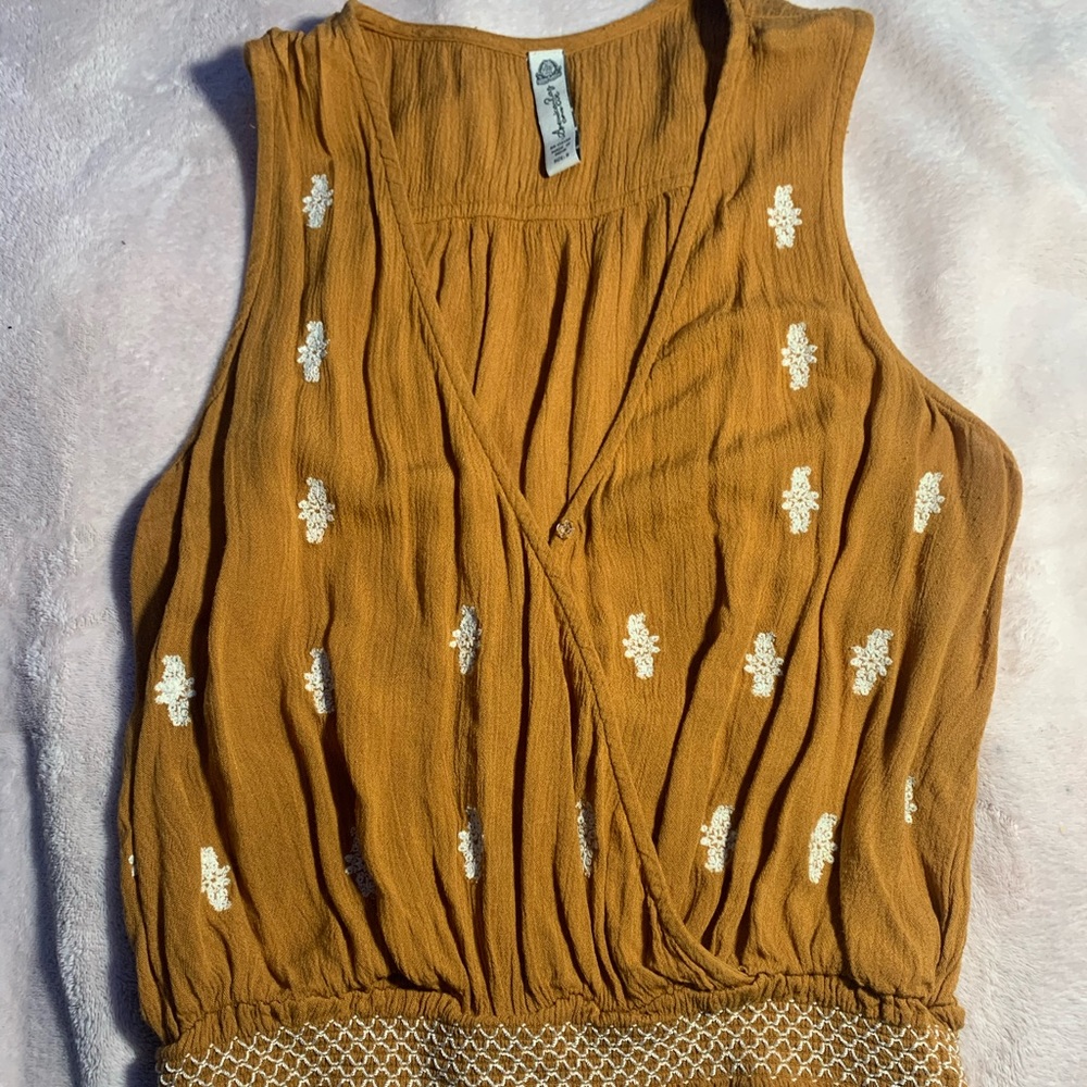 Mustard yellow cropped shirt